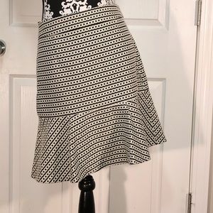 Banana Republic Black And white Chain Print Fluted Skirt Size 8
